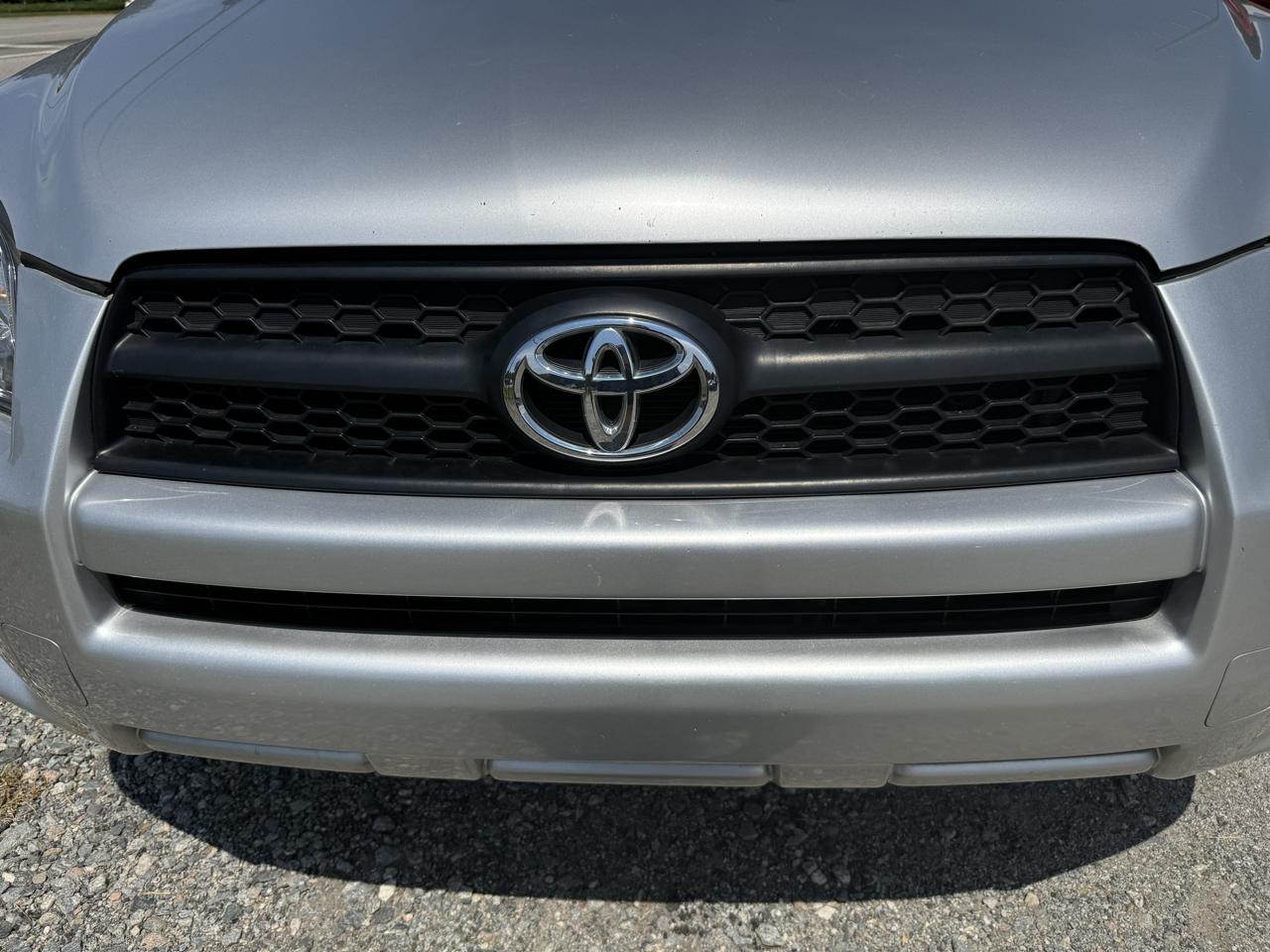 Toyota RAV4 Sport I4 2WD 2012