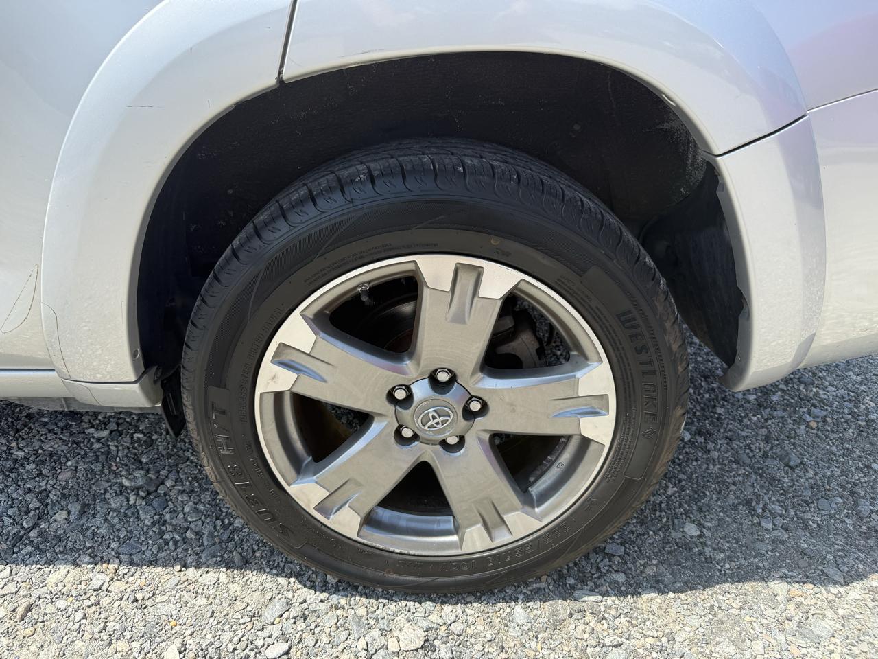 Toyota RAV4 Sport I4 2WD 2012