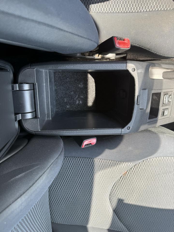 Toyota RAV4 Sport I4 2WD 2012