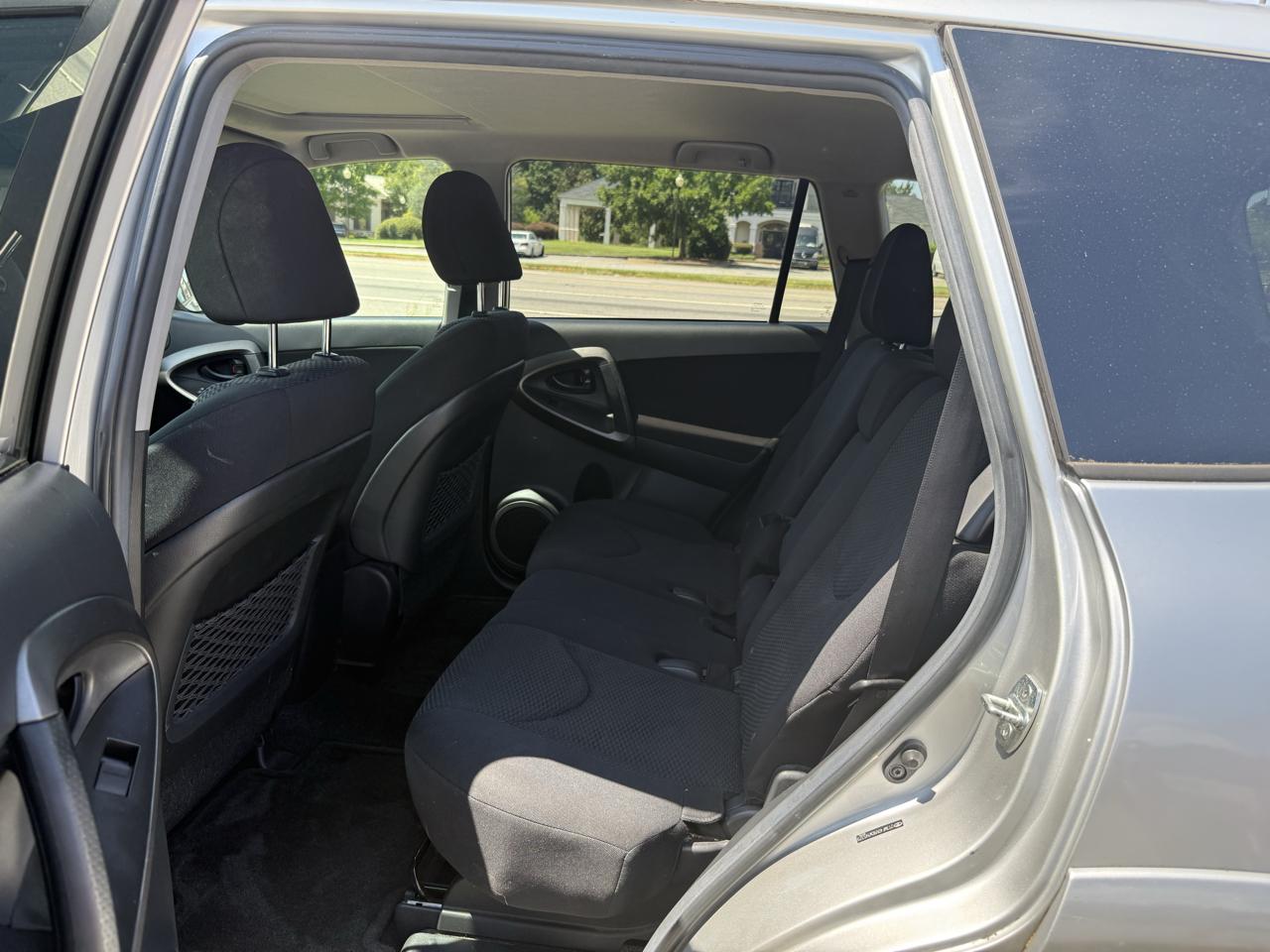 Toyota RAV4 Sport I4 2WD 2012