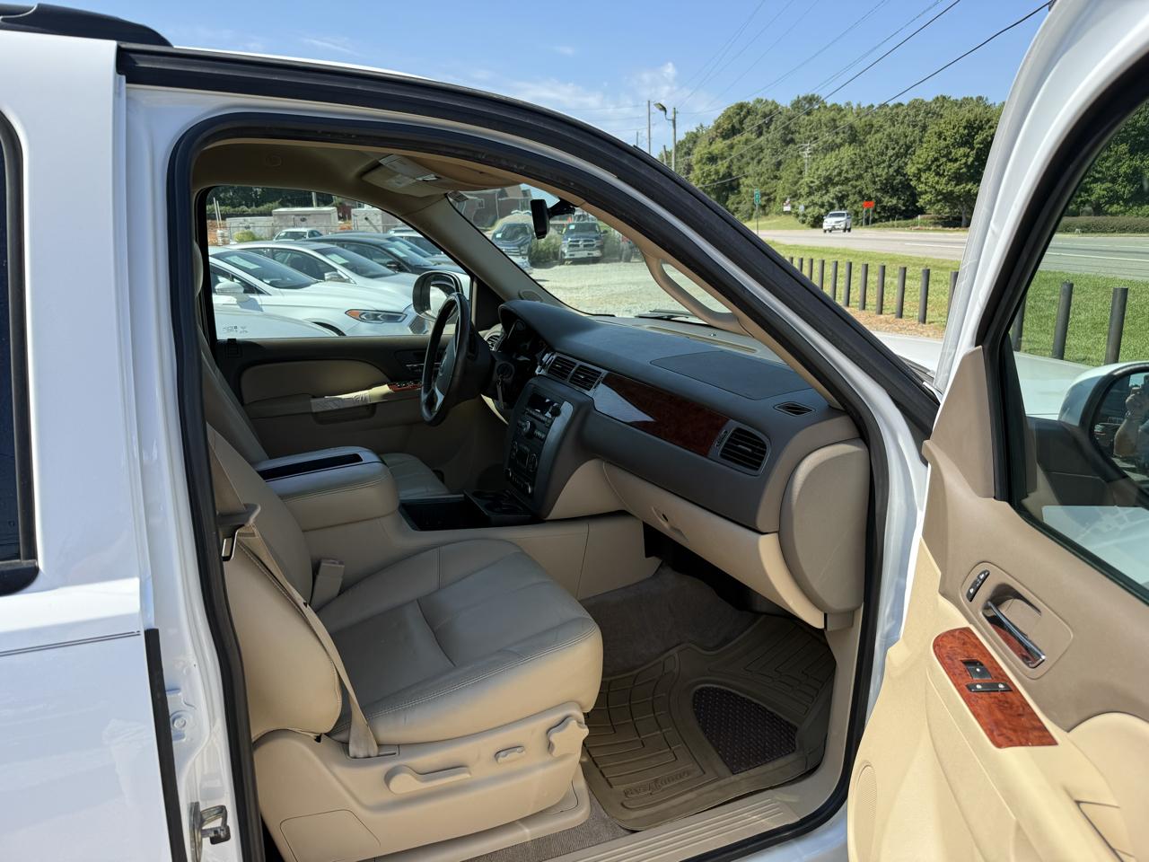 GMC Yukon XL SLT 1/2 Ton 2WD 2013