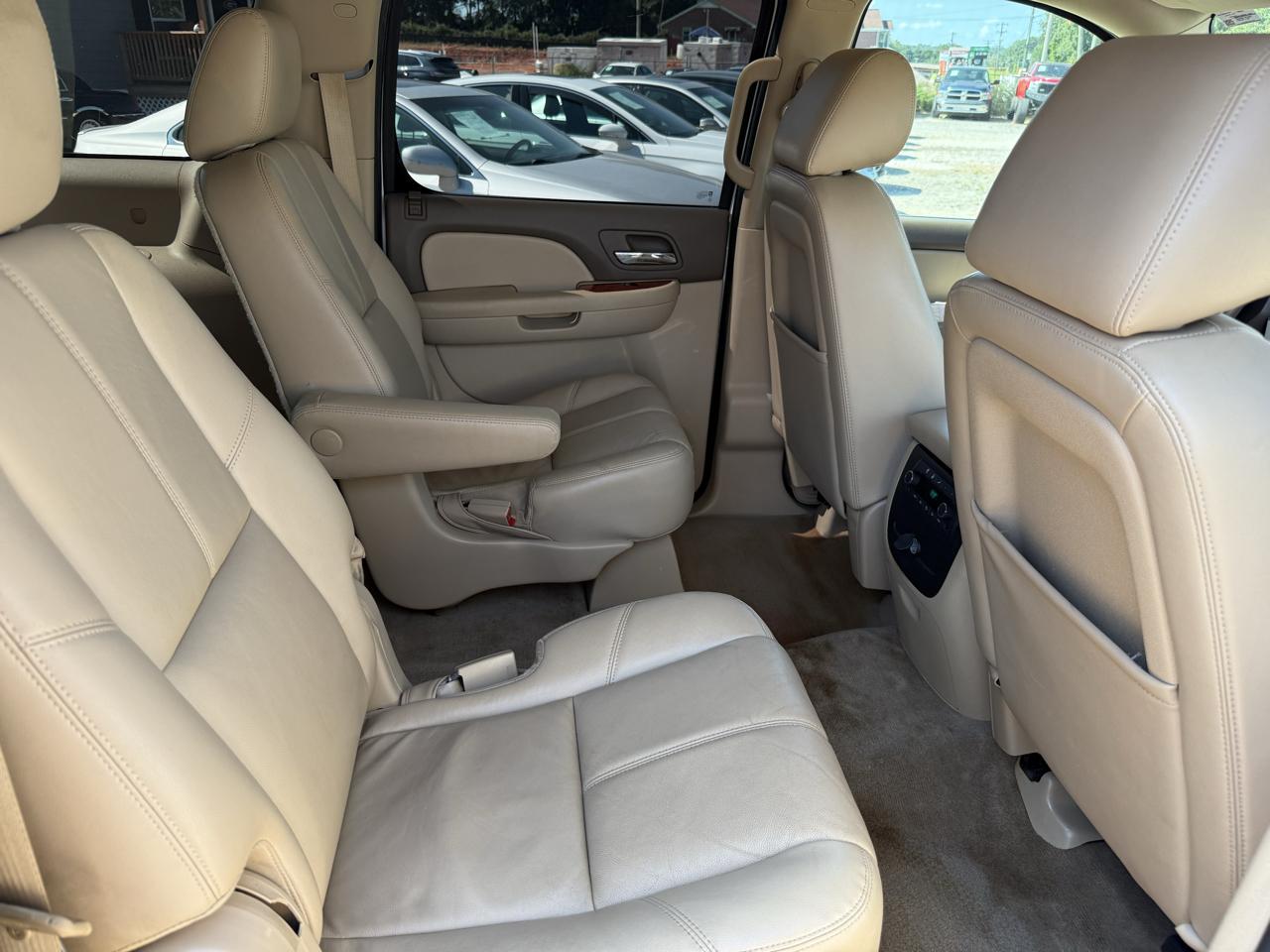 GMC Yukon XL SLT 1/2 Ton 2WD 2013