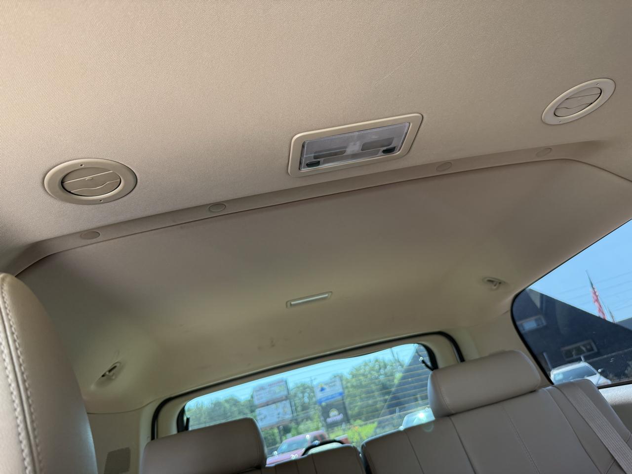 GMC Yukon XL SLT 1/2 Ton 2WD 2013
