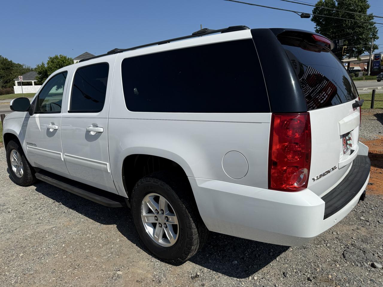 GMC Yukon XL SLT 1/2 Ton 2WD 2013