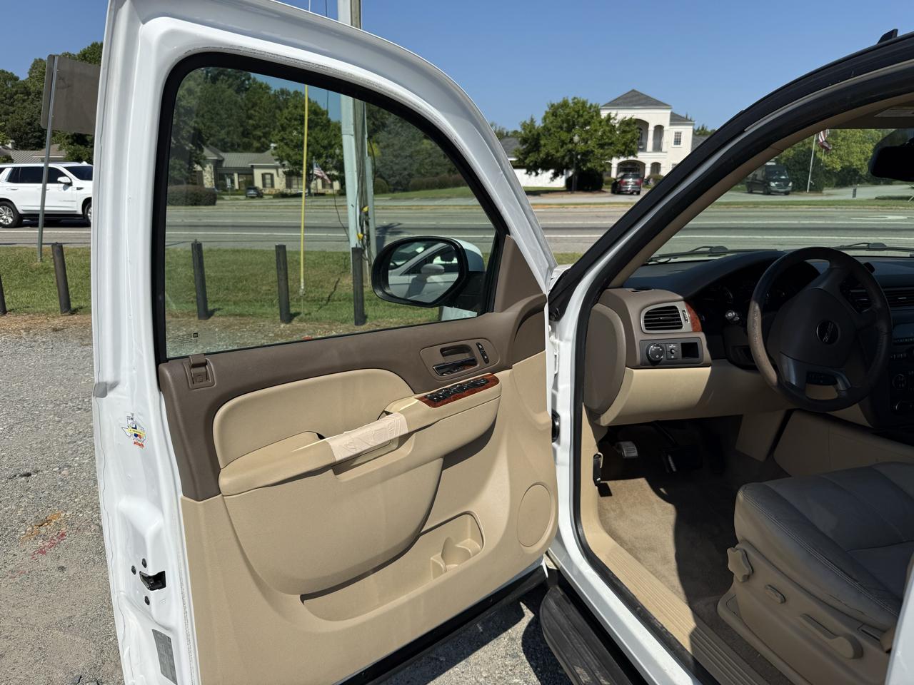 GMC Yukon XL SLT 1/2 Ton 2WD 2013