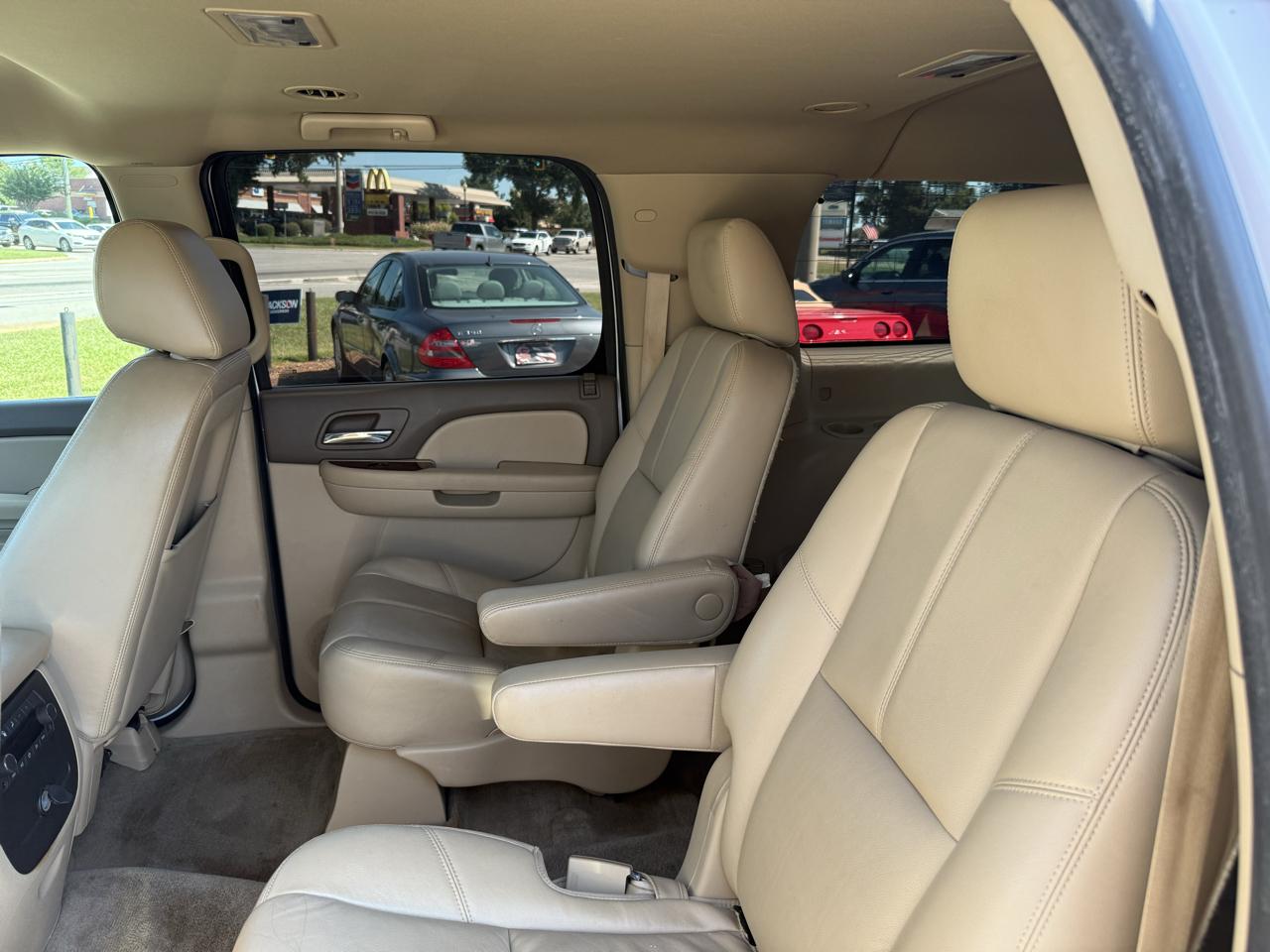 GMC Yukon XL SLT 1/2 Ton 2WD 2013