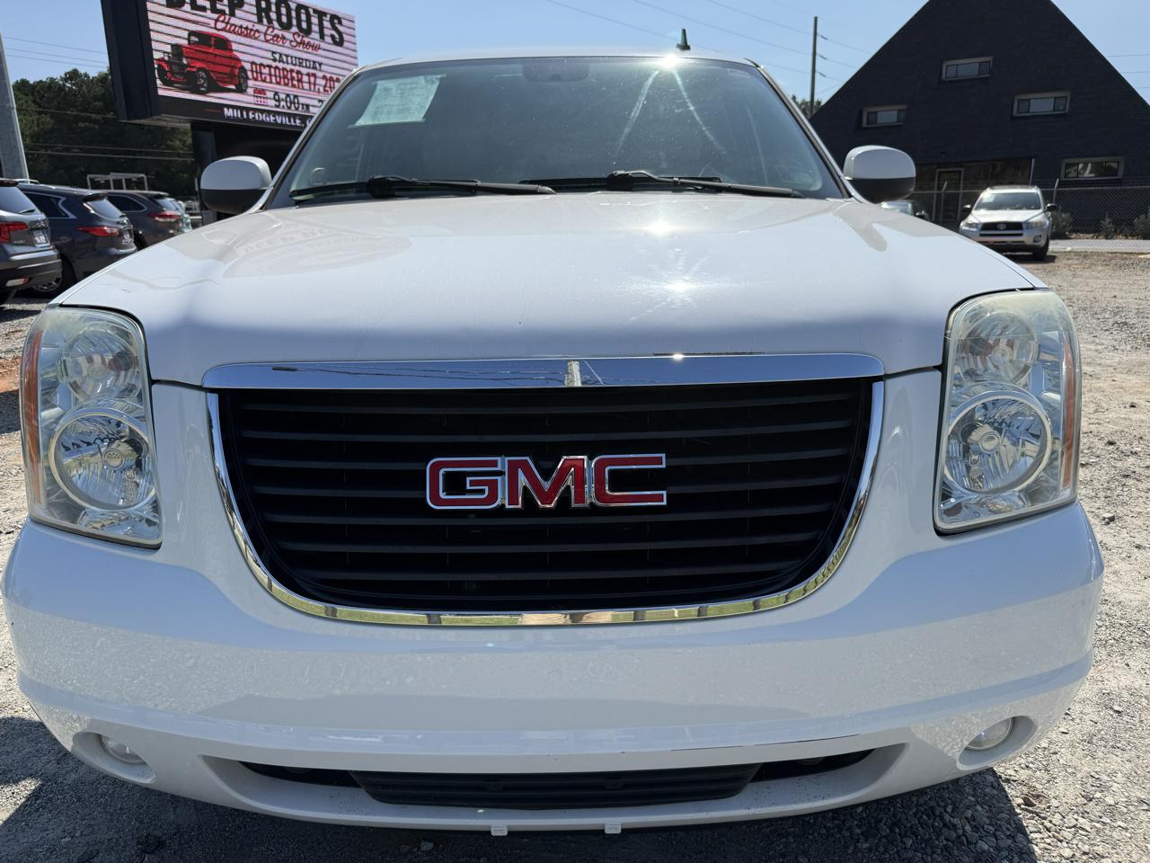 GMC Yukon XL SLT 1/2 Ton 2WD 2013