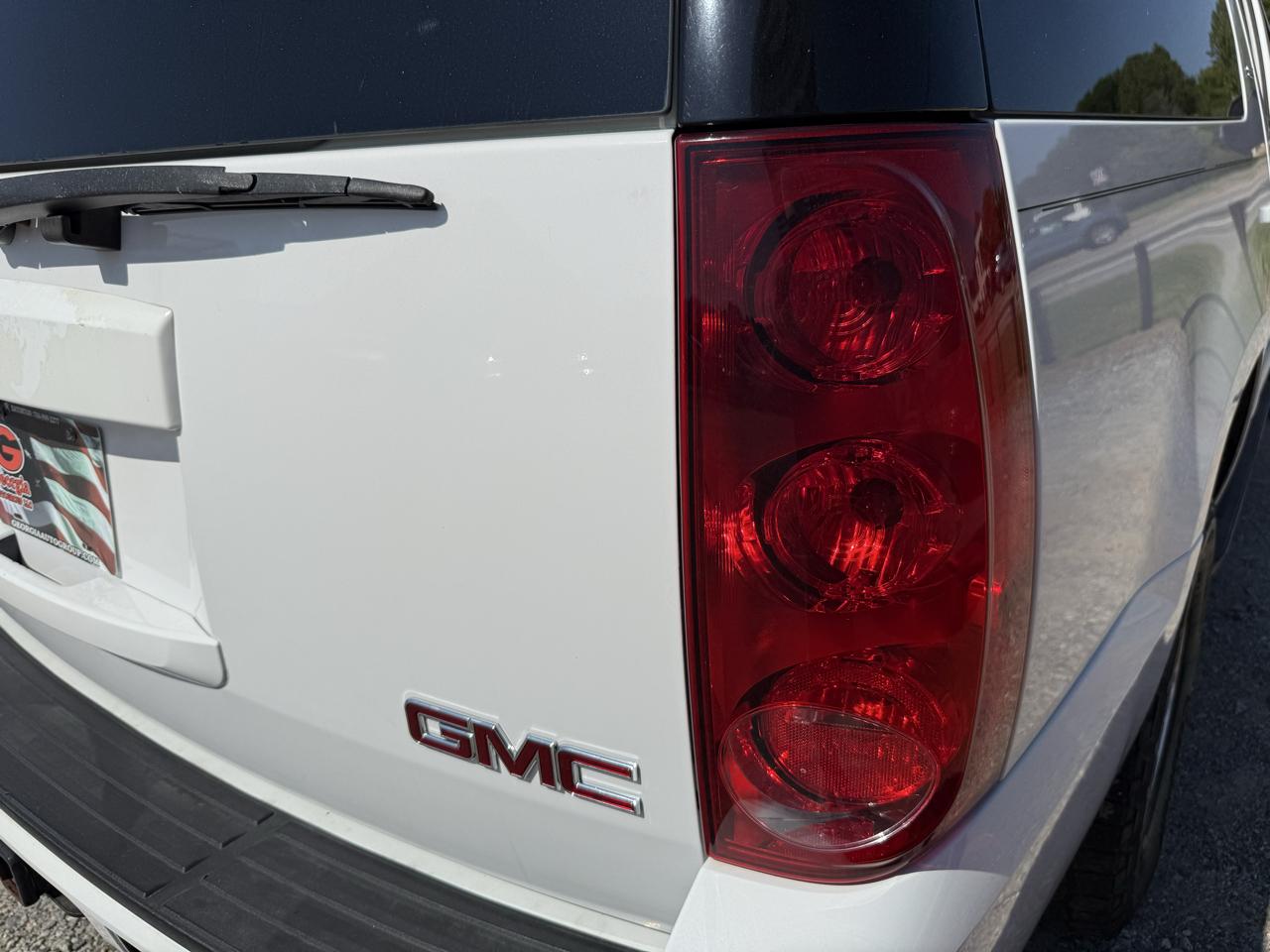 GMC Yukon XL SLT 1/2 Ton 2WD 2013