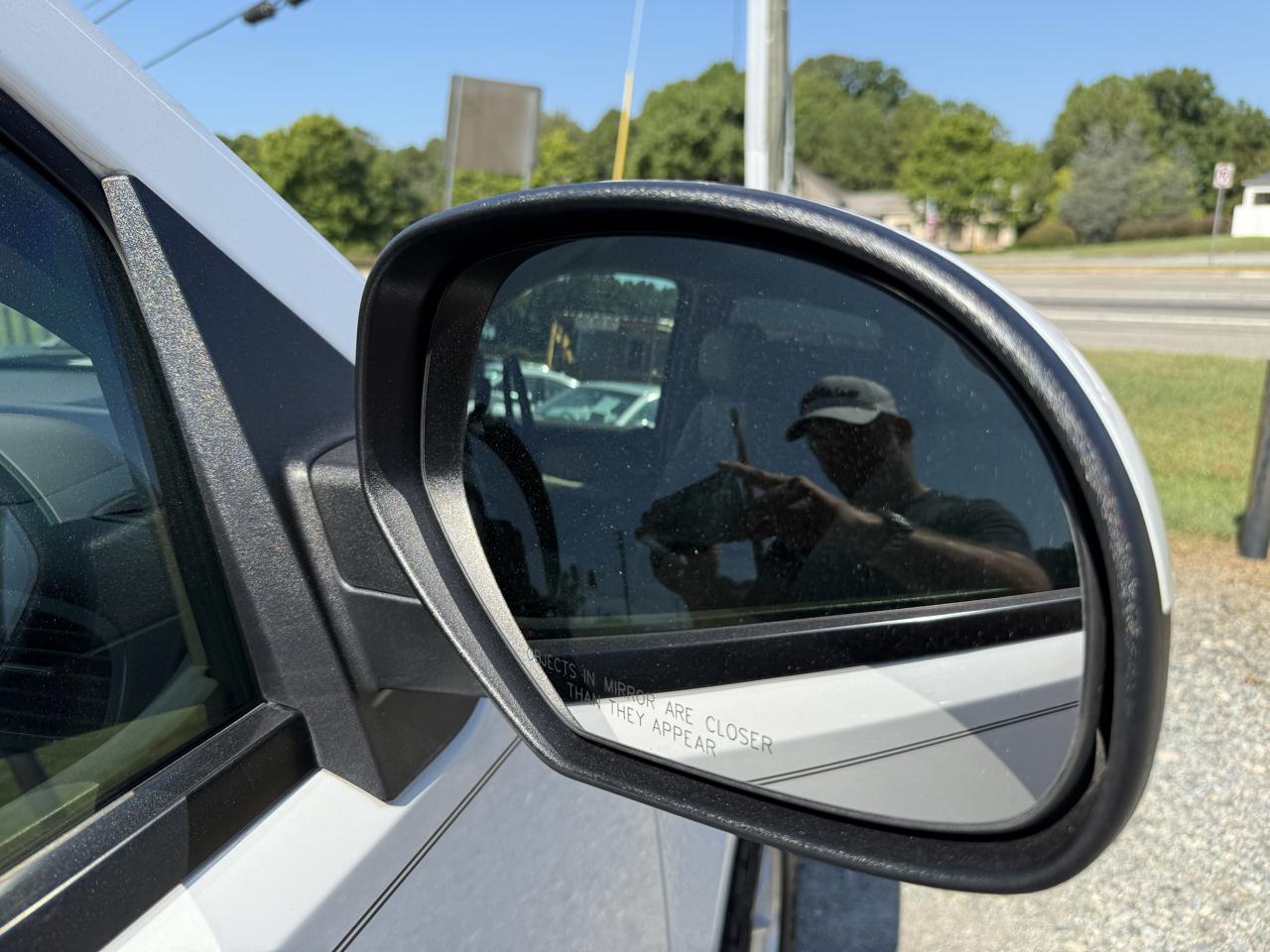 GMC Yukon XL SLT 1/2 Ton 2WD 2013