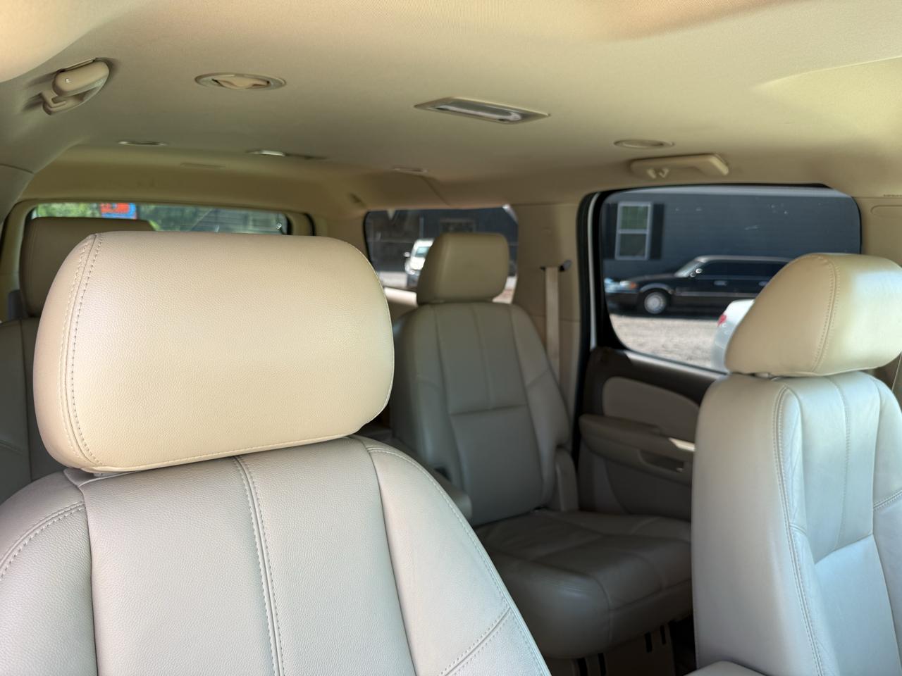 GMC Yukon XL SLT 1/2 Ton 2WD 2013