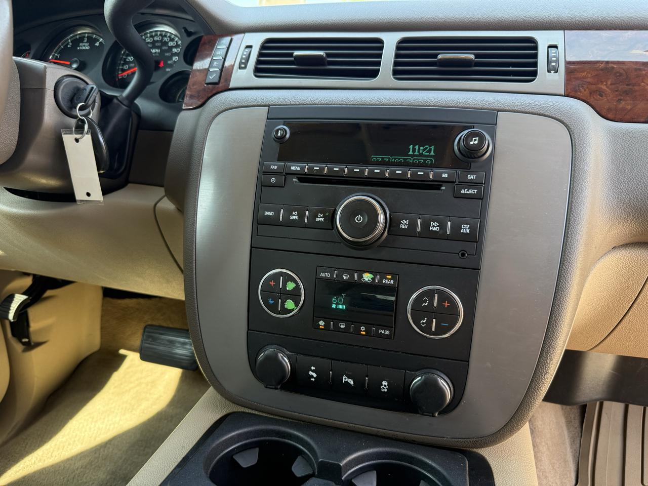 GMC Yukon XL SLT 1/2 Ton 2WD 2013