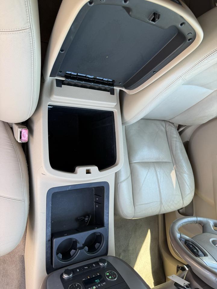 GMC Yukon XL SLT 1/2 Ton 2WD 2013