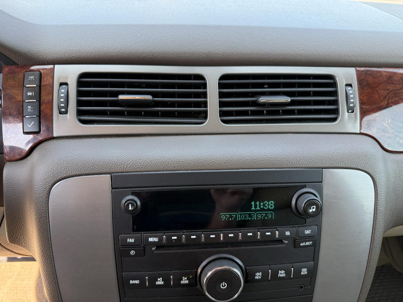 GMC Yukon XL SLT 1/2 Ton 2WD 2013