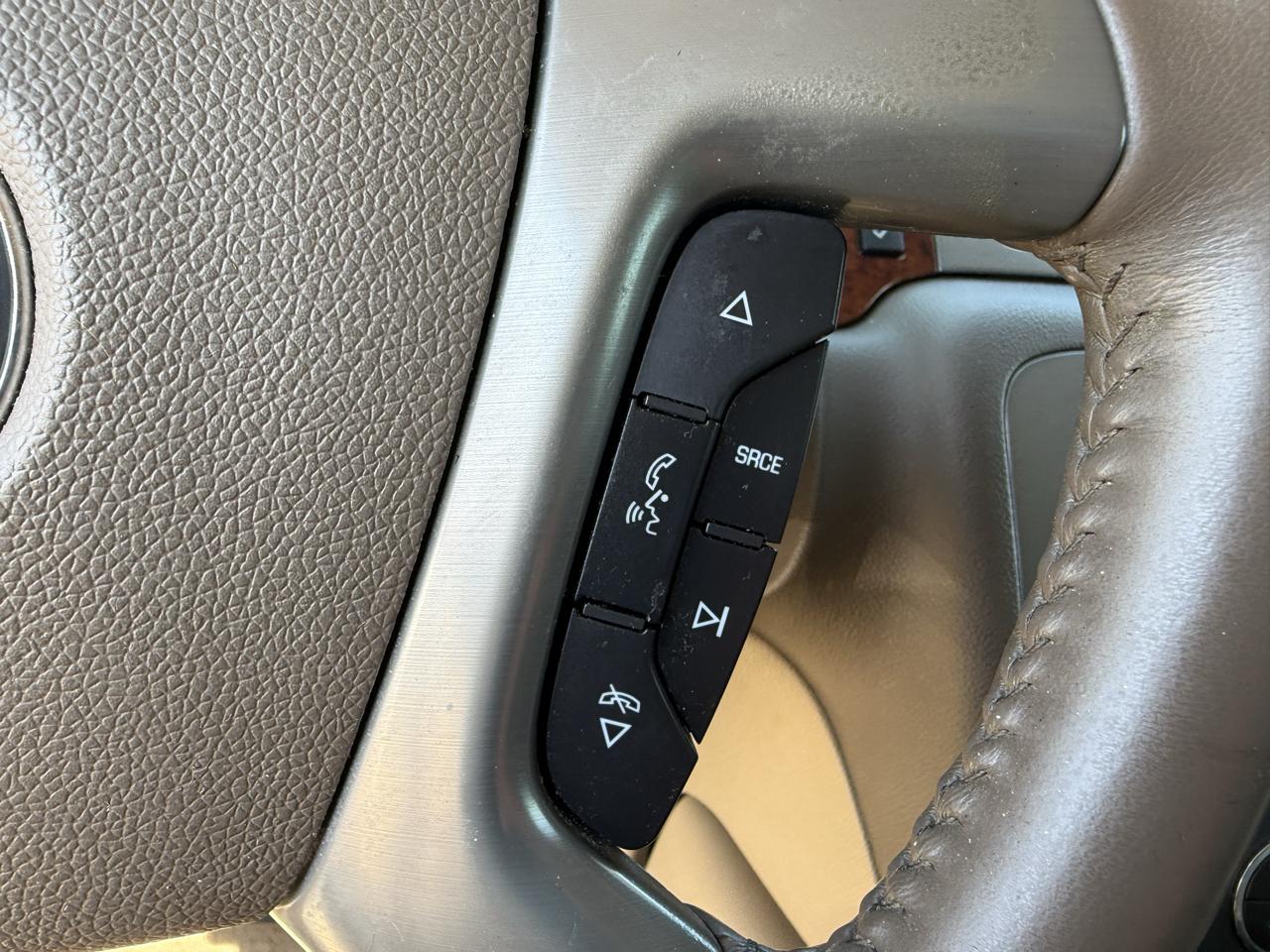 GMC Yukon XL SLT 1/2 Ton 2WD 2013