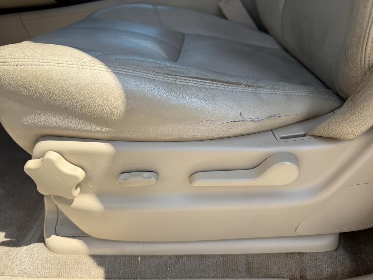 GMC Yukon XL SLT 1/2 Ton 2WD 2013