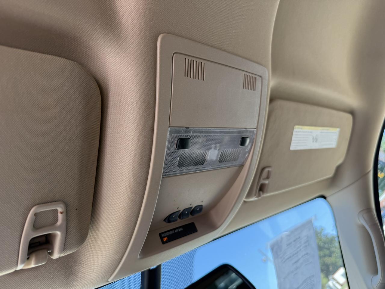 GMC Yukon XL SLT 1/2 Ton 2WD 2013