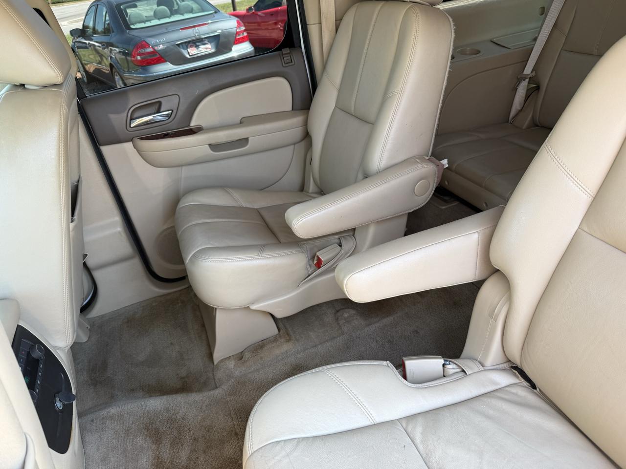 GMC Yukon XL SLT 1/2 Ton 2WD 2013