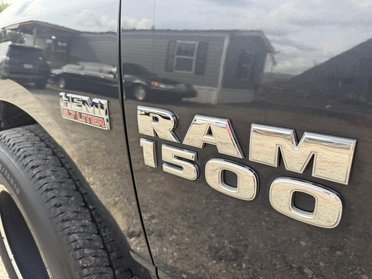 RAM 1500 Tradesman Quad Cab 2WD 2018