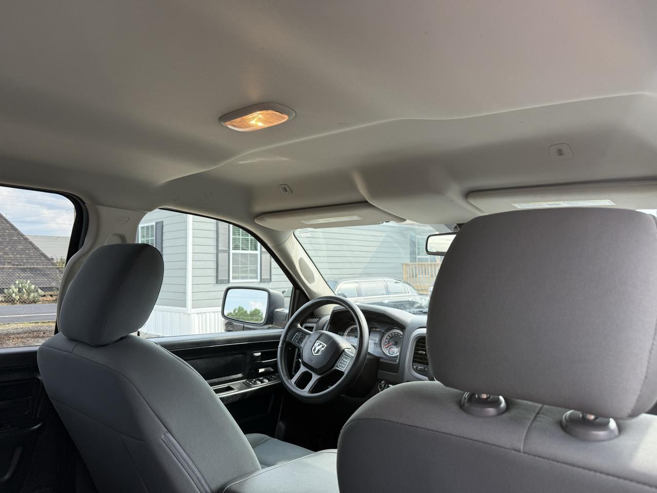 RAM 1500 Tradesman Quad Cab 2WD 2018