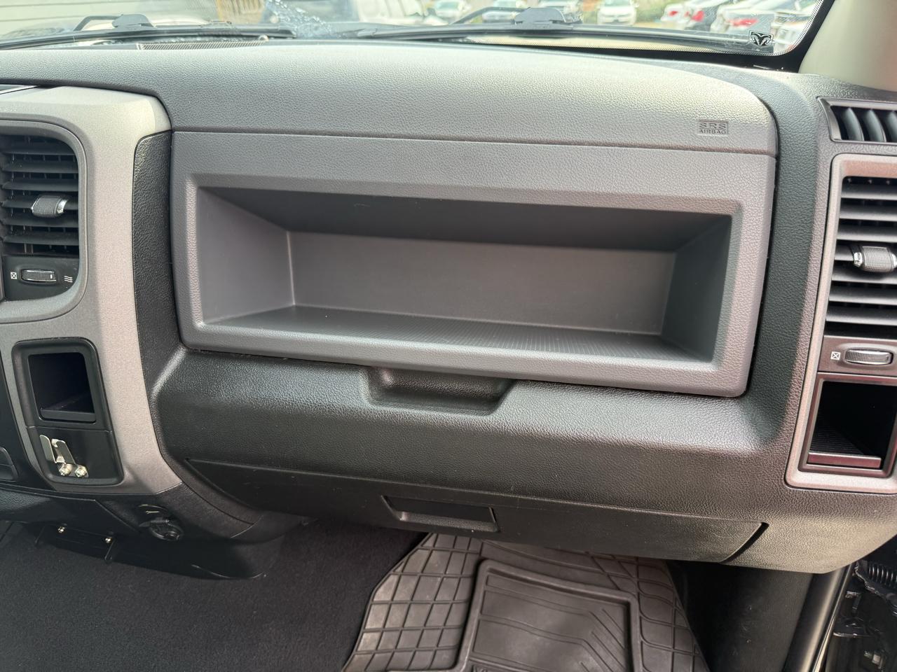 RAM 1500 Tradesman Quad Cab 2WD 2018