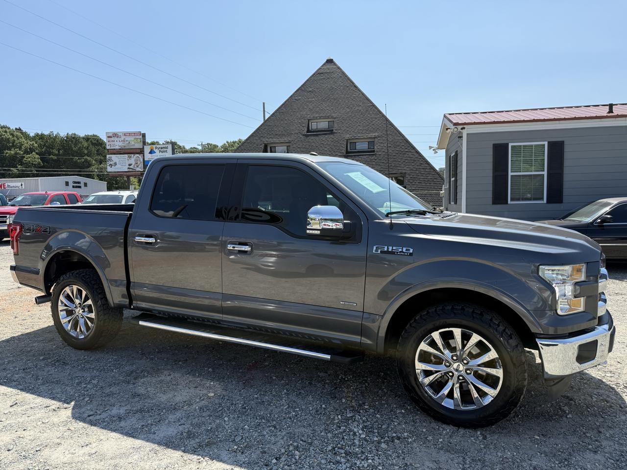 Ford F-150 SuperCrew Crew Cab 139" Lariat 4WD 2017