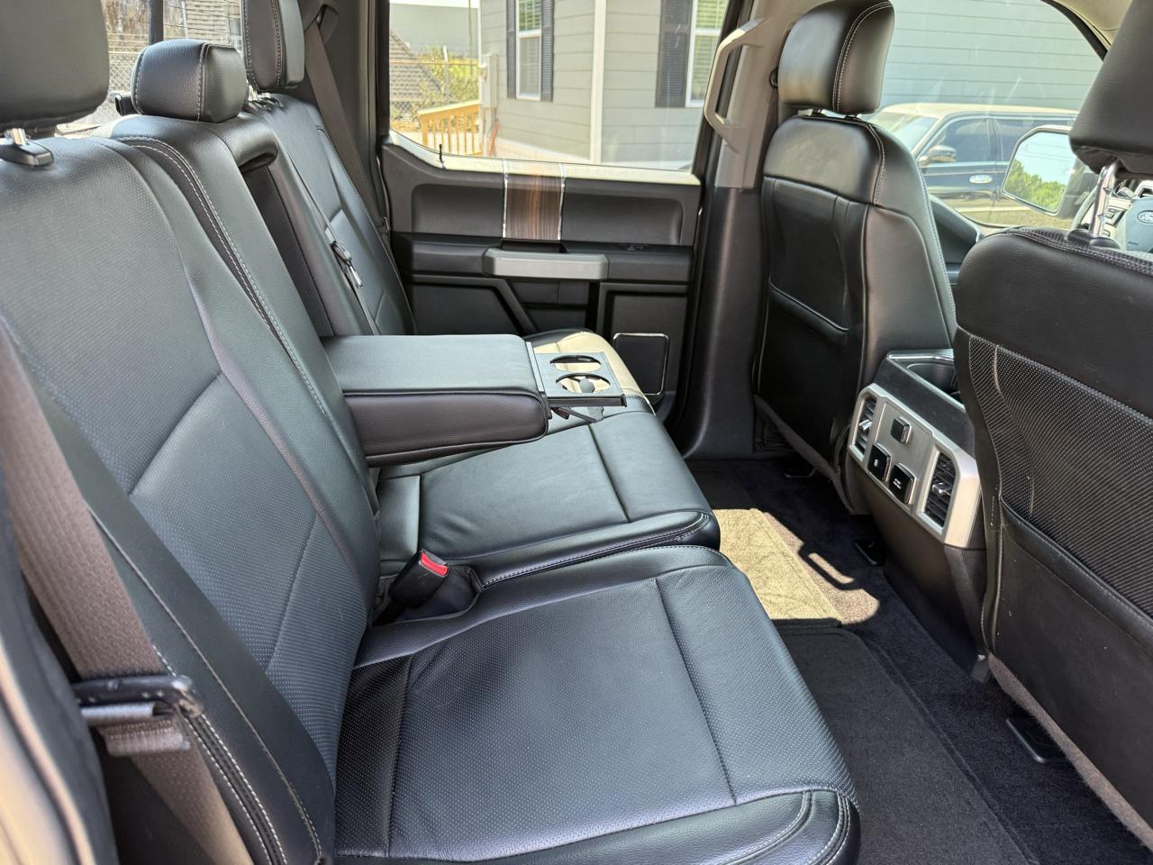 Ford F-150 SuperCrew Crew Cab 139" Lariat 4WD 2017