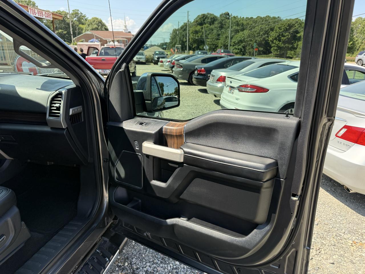 Ford F-150 SuperCrew Crew Cab 139" Lariat 4WD 2017