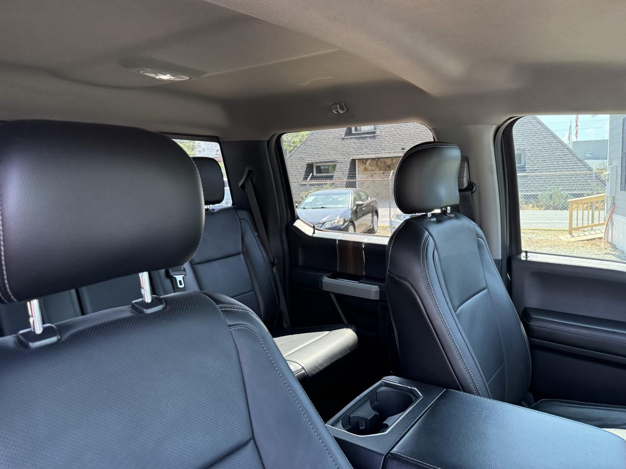 Ford F-150 SuperCrew Crew Cab 139" Lariat 4WD 2017