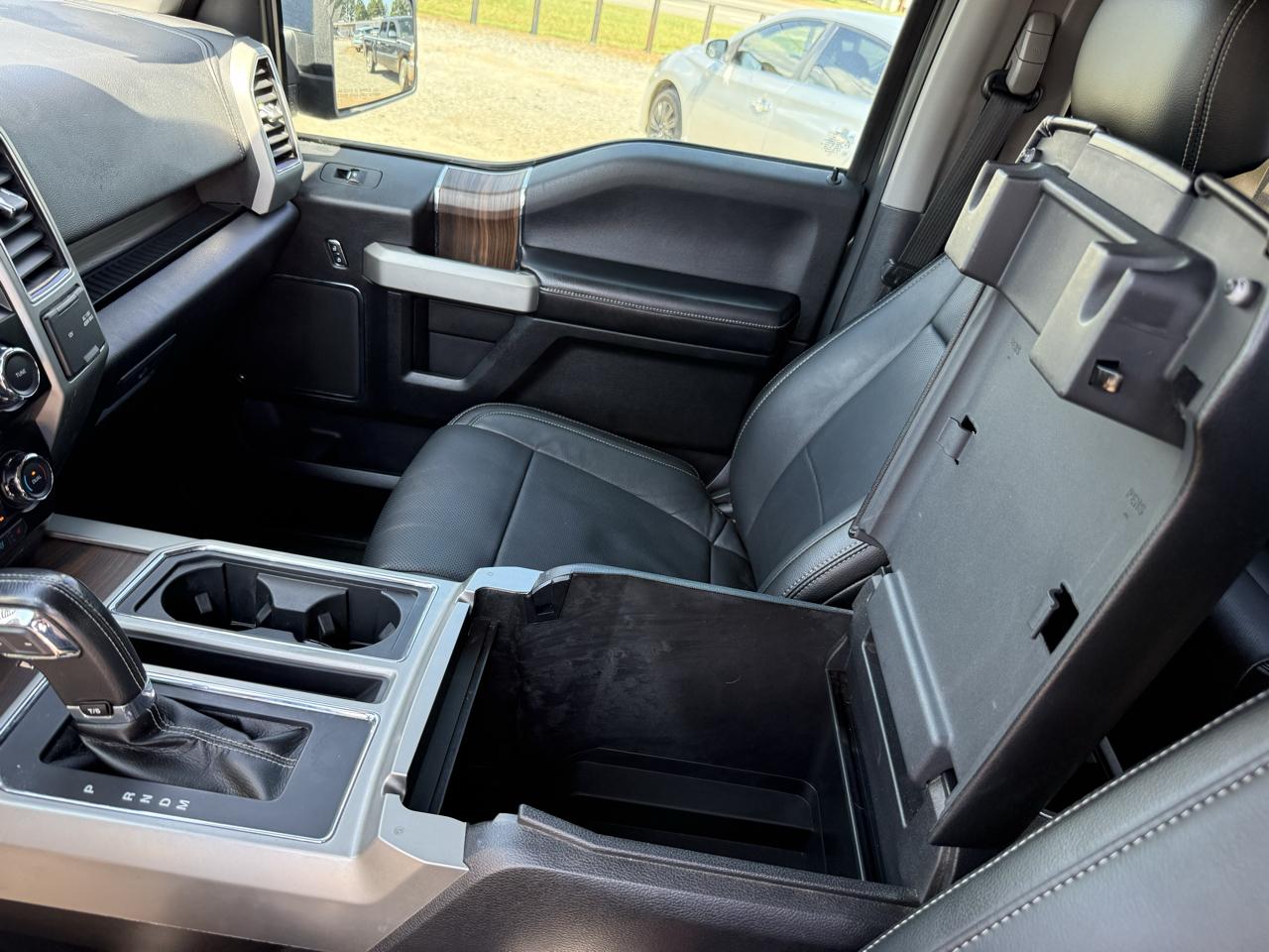 Ford F-150 SuperCrew Crew Cab 139" Lariat 4WD 2017