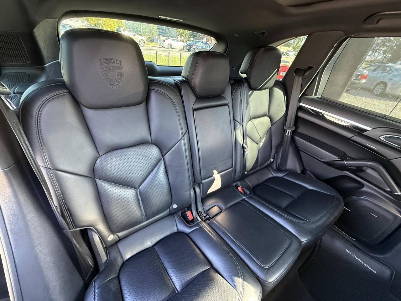 Porsche Cayenne Platinum Edition AWD 2017