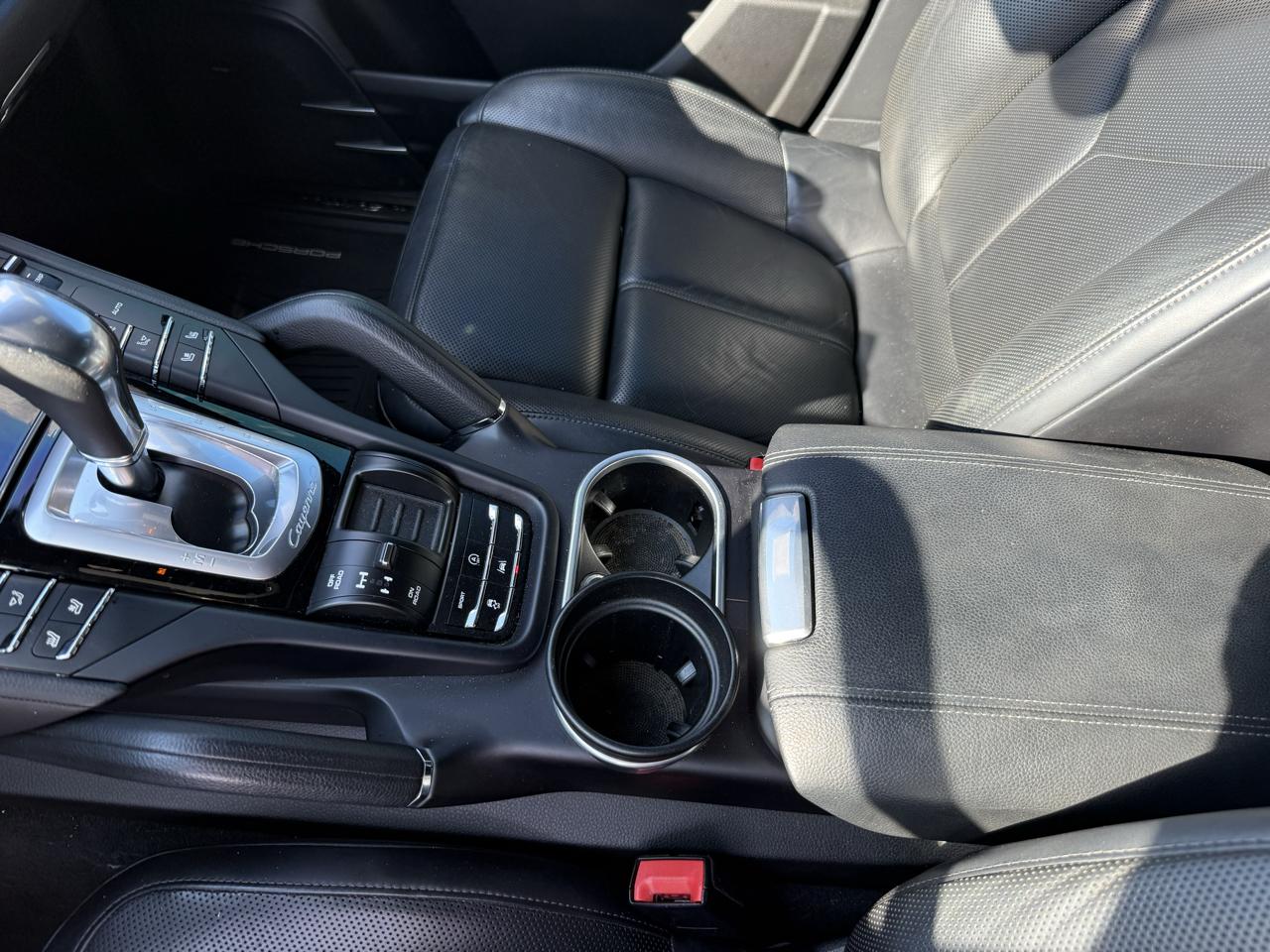 Porsche Cayenne Platinum Edition AWD 2017