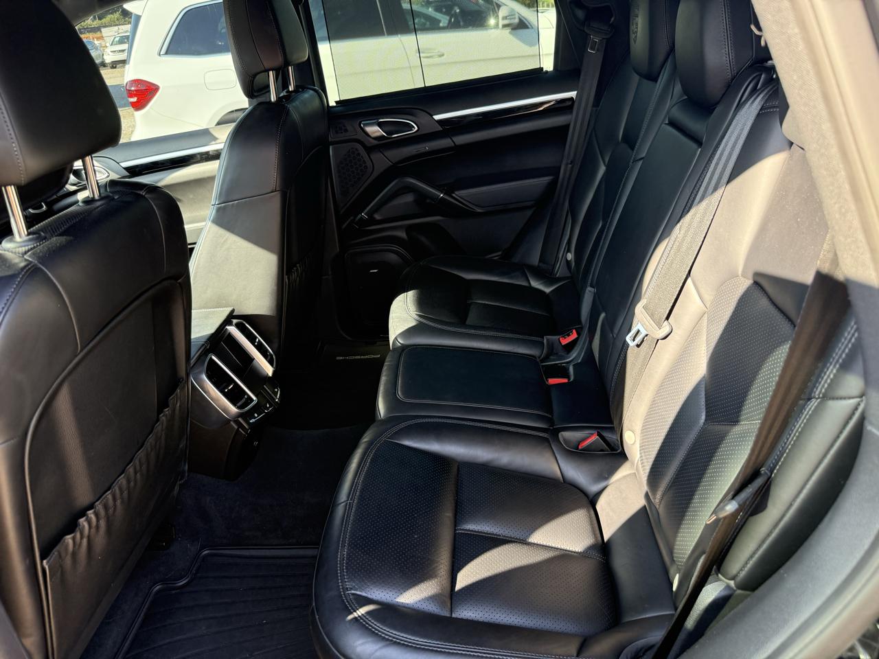 Porsche Cayenne Platinum Edition AWD 2017