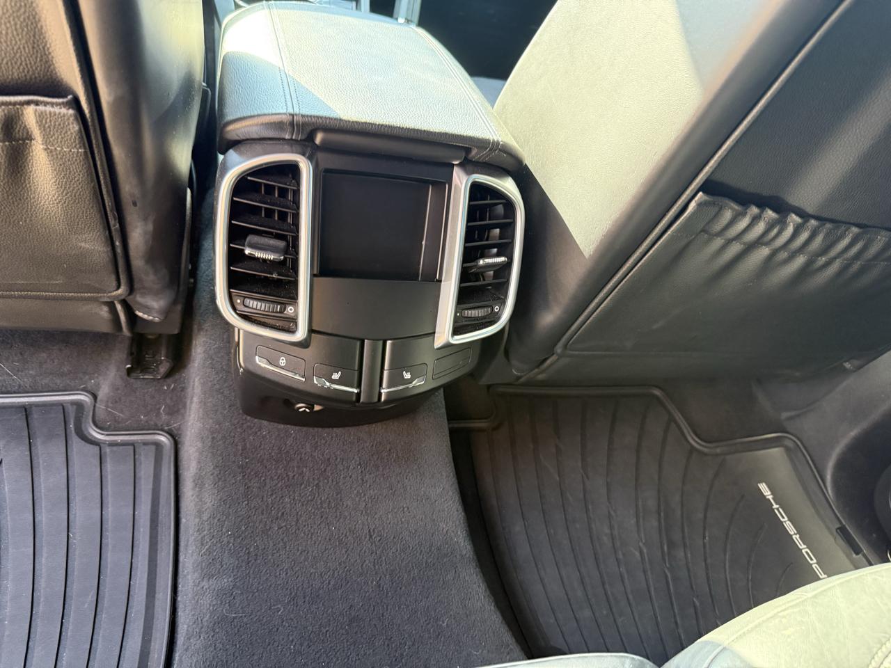Porsche Cayenne Platinum Edition AWD 2017