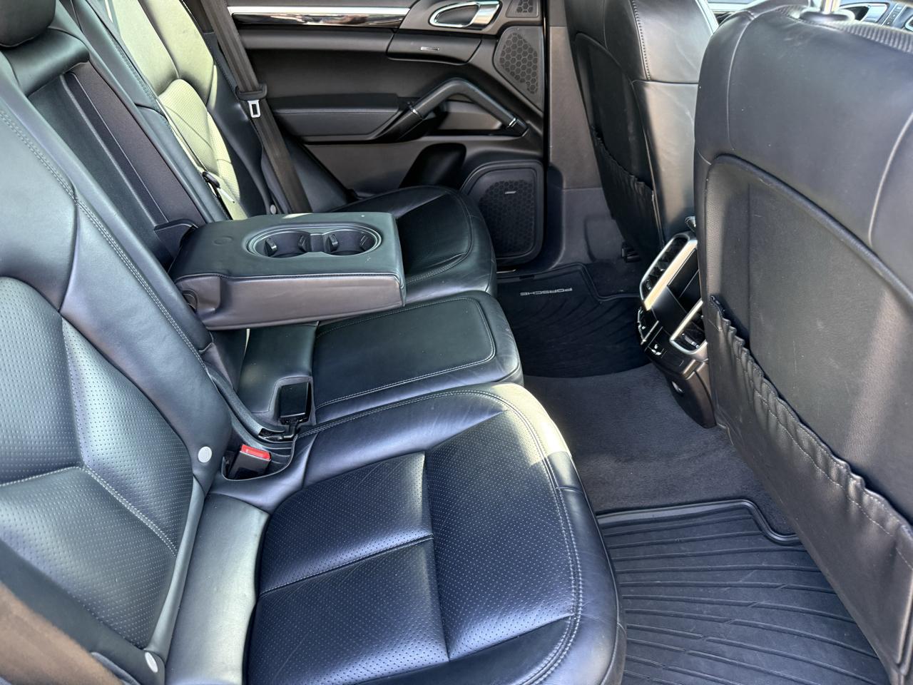 Porsche Cayenne Platinum Edition AWD 2017