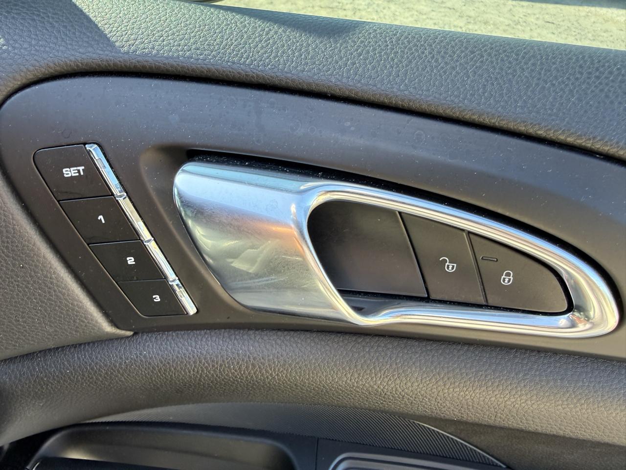 Porsche Cayenne Platinum Edition AWD 2017