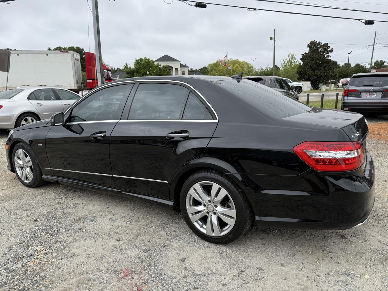 Mercedes-Benz E-Class E350 BlueTEC Sedan 2011