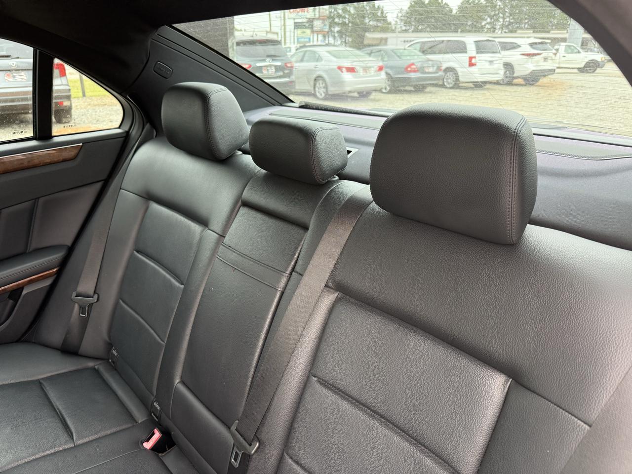 Mercedes-Benz E-Class E350 BlueTEC Sedan 2011