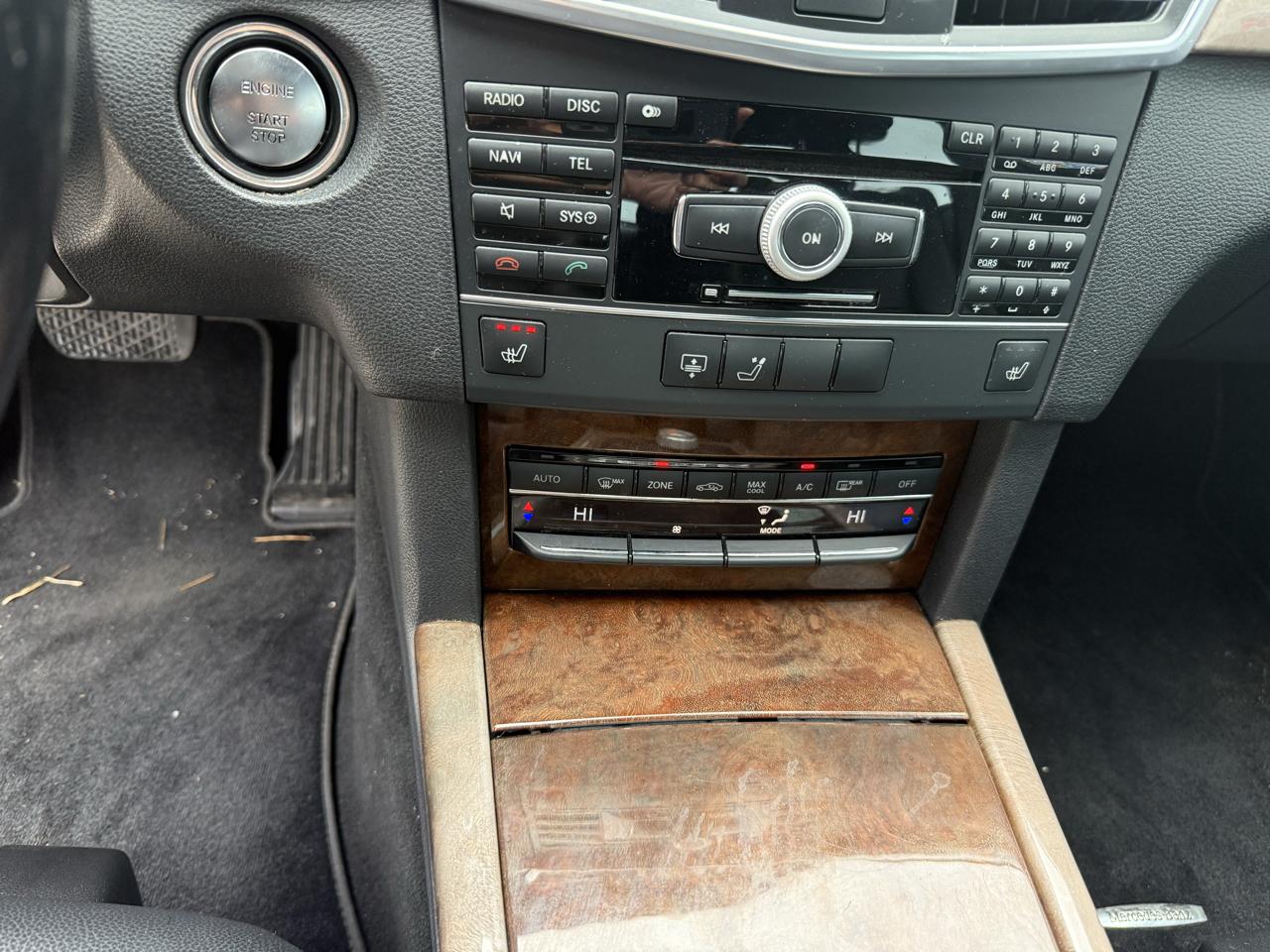 Mercedes-Benz E-Class E350 BlueTEC Sedan 2011