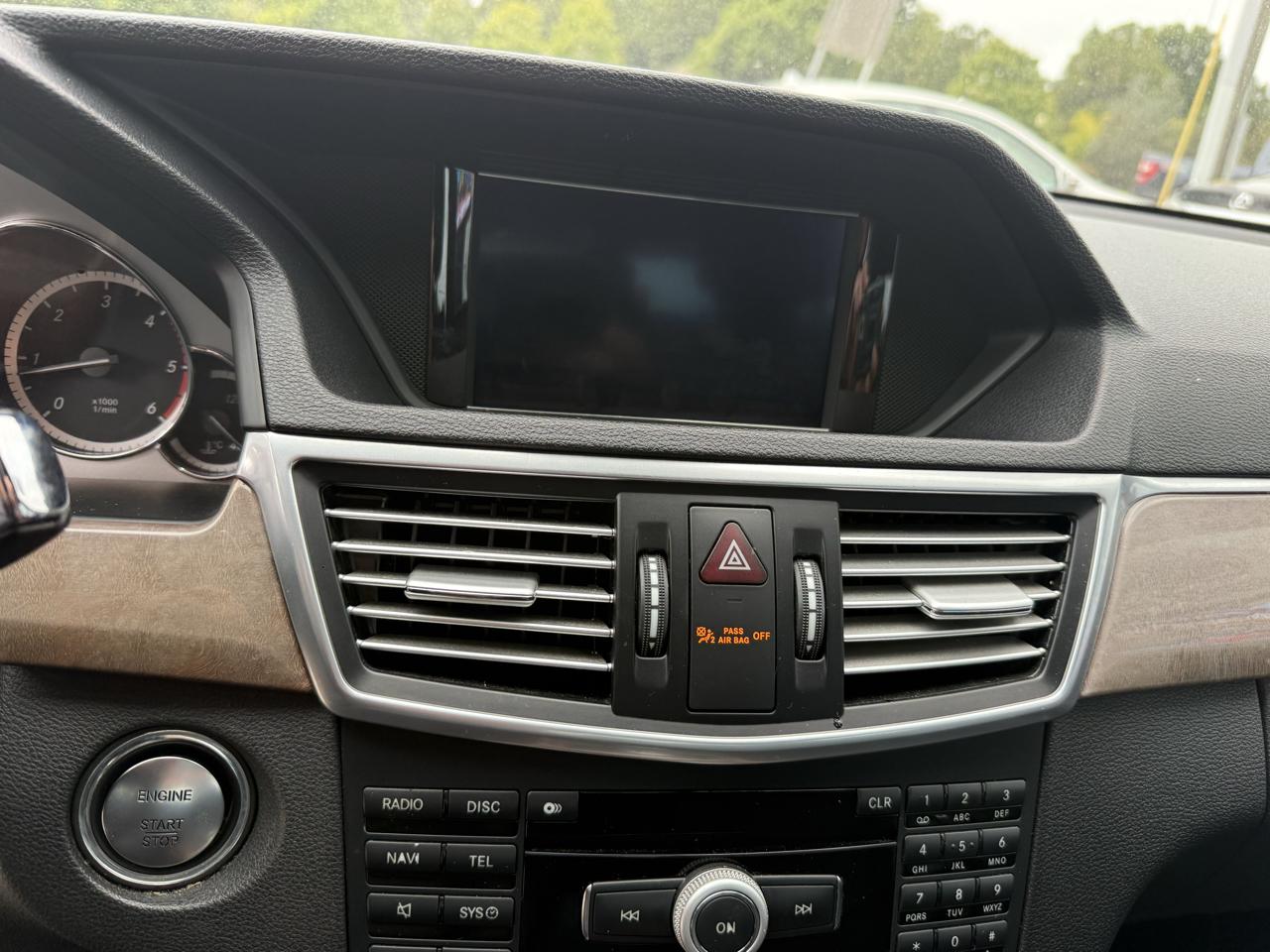Mercedes-Benz E-Class E350 BlueTEC Sedan 2011