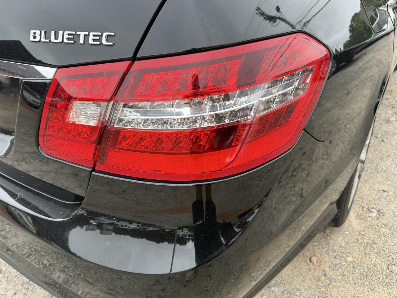 Mercedes-Benz E-Class E350 BlueTEC Sedan 2011