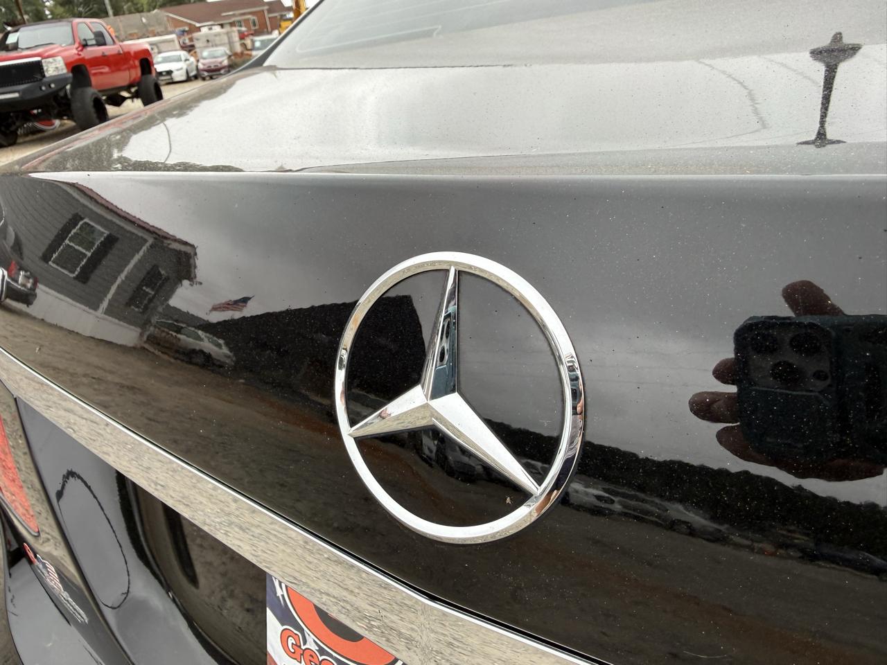 Mercedes-Benz E-Class E350 BlueTEC Sedan 2011