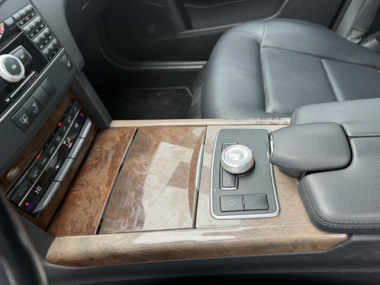 Mercedes-Benz E-Class E350 BlueTEC Sedan 2011