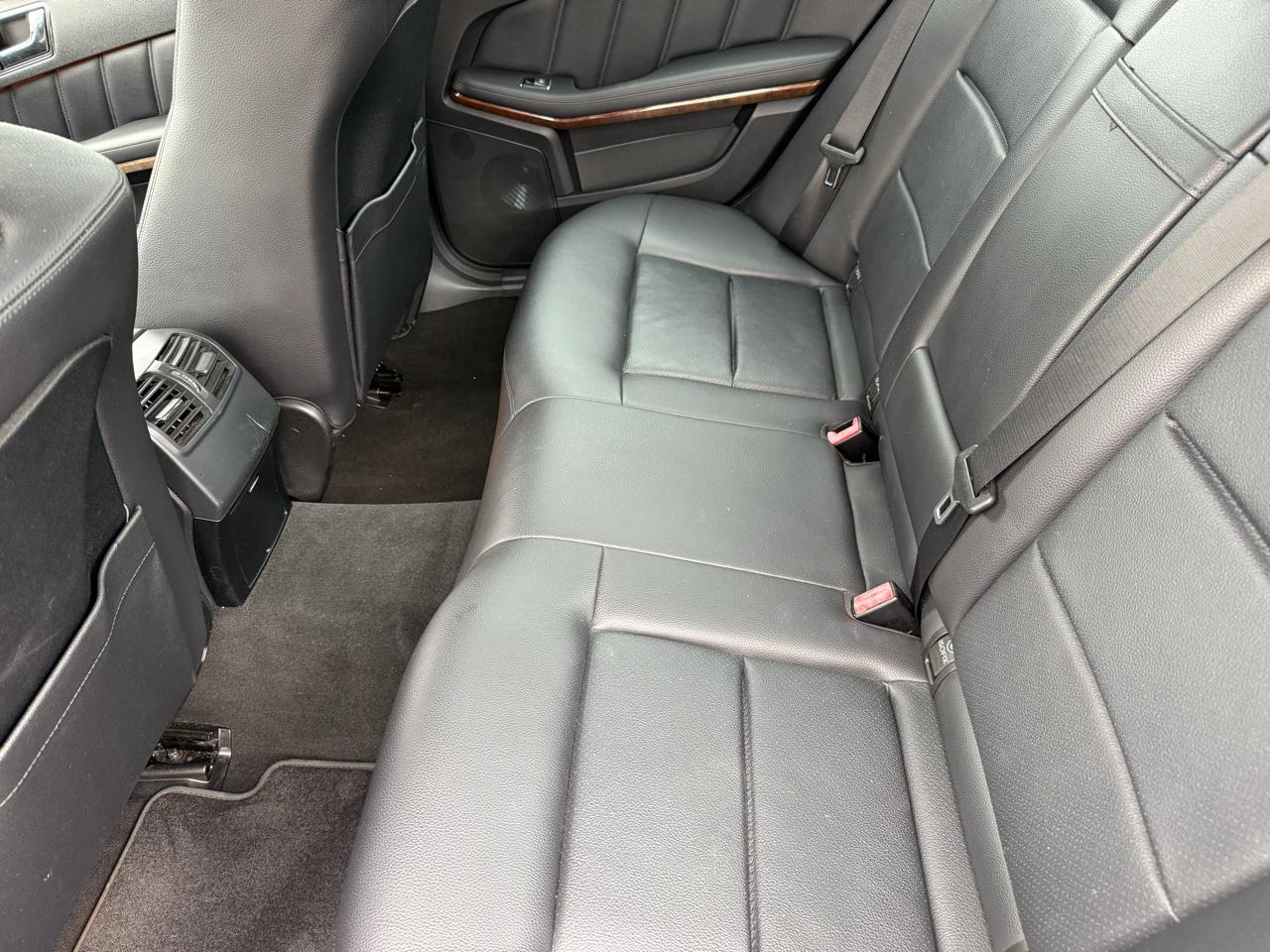 Mercedes-Benz E-Class E350 BlueTEC Sedan 2011