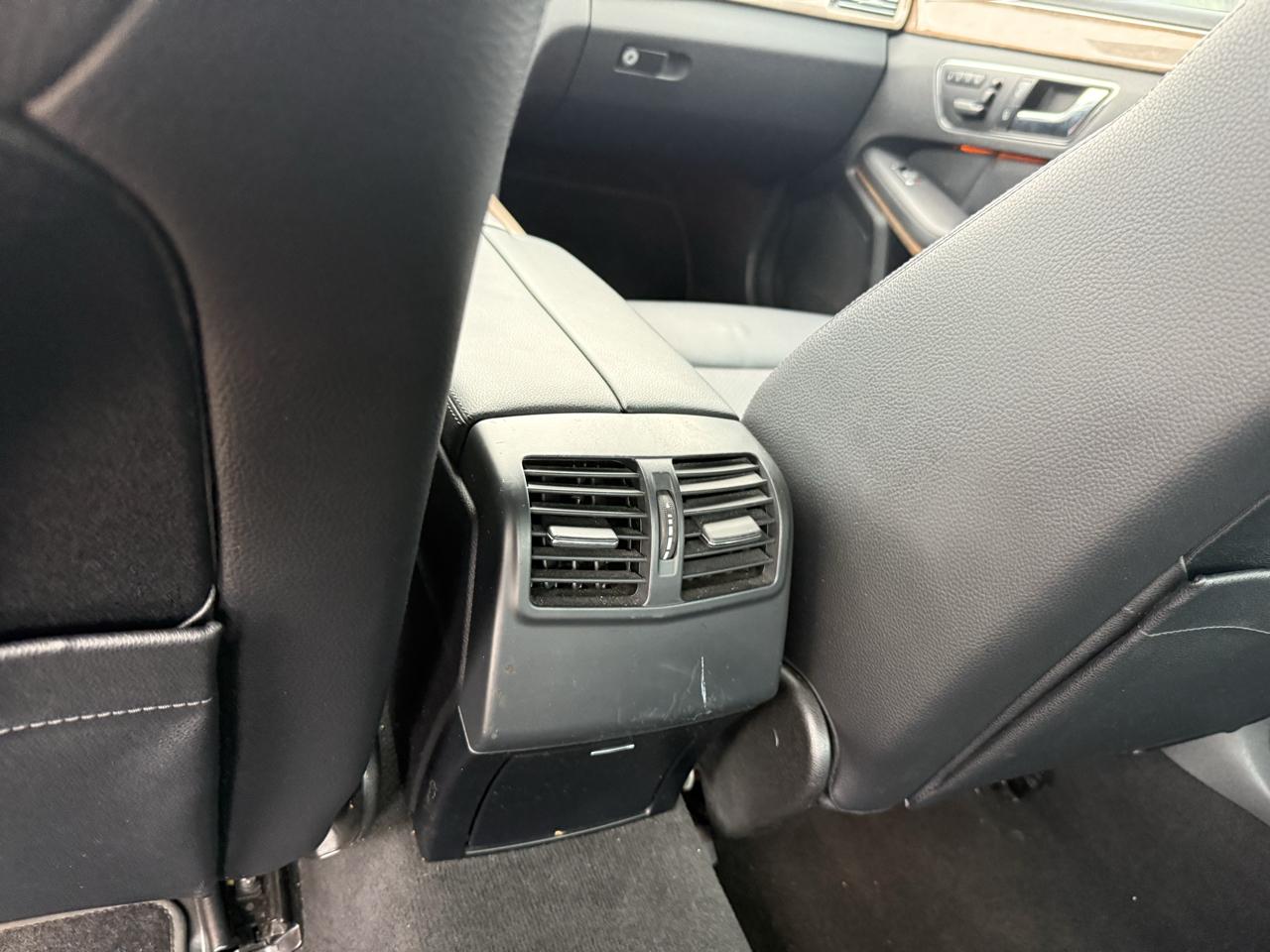 Mercedes-Benz E-Class E350 BlueTEC Sedan 2011