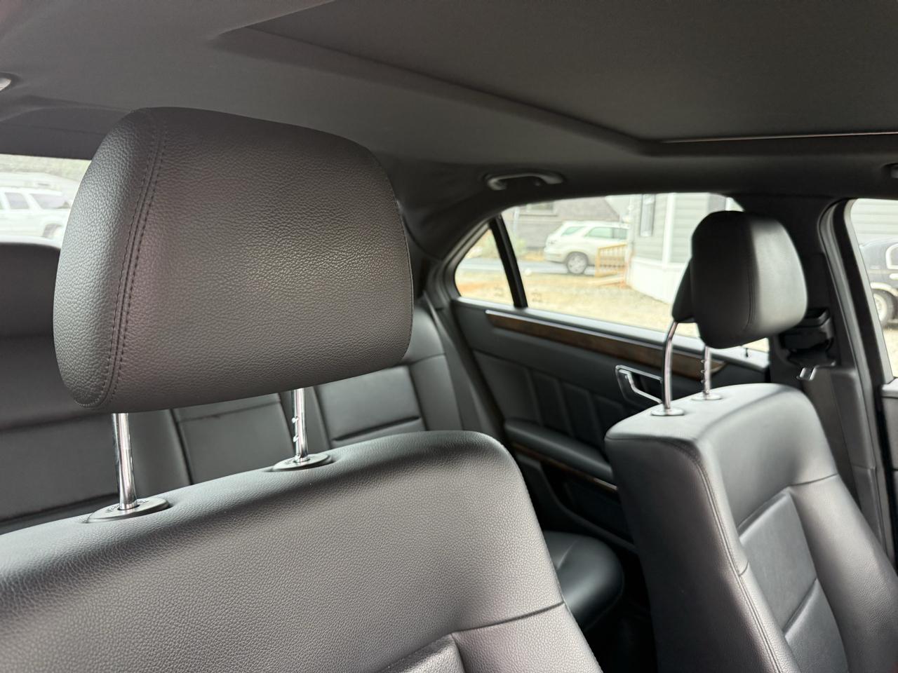 Mercedes-Benz E-Class E350 BlueTEC Sedan 2011