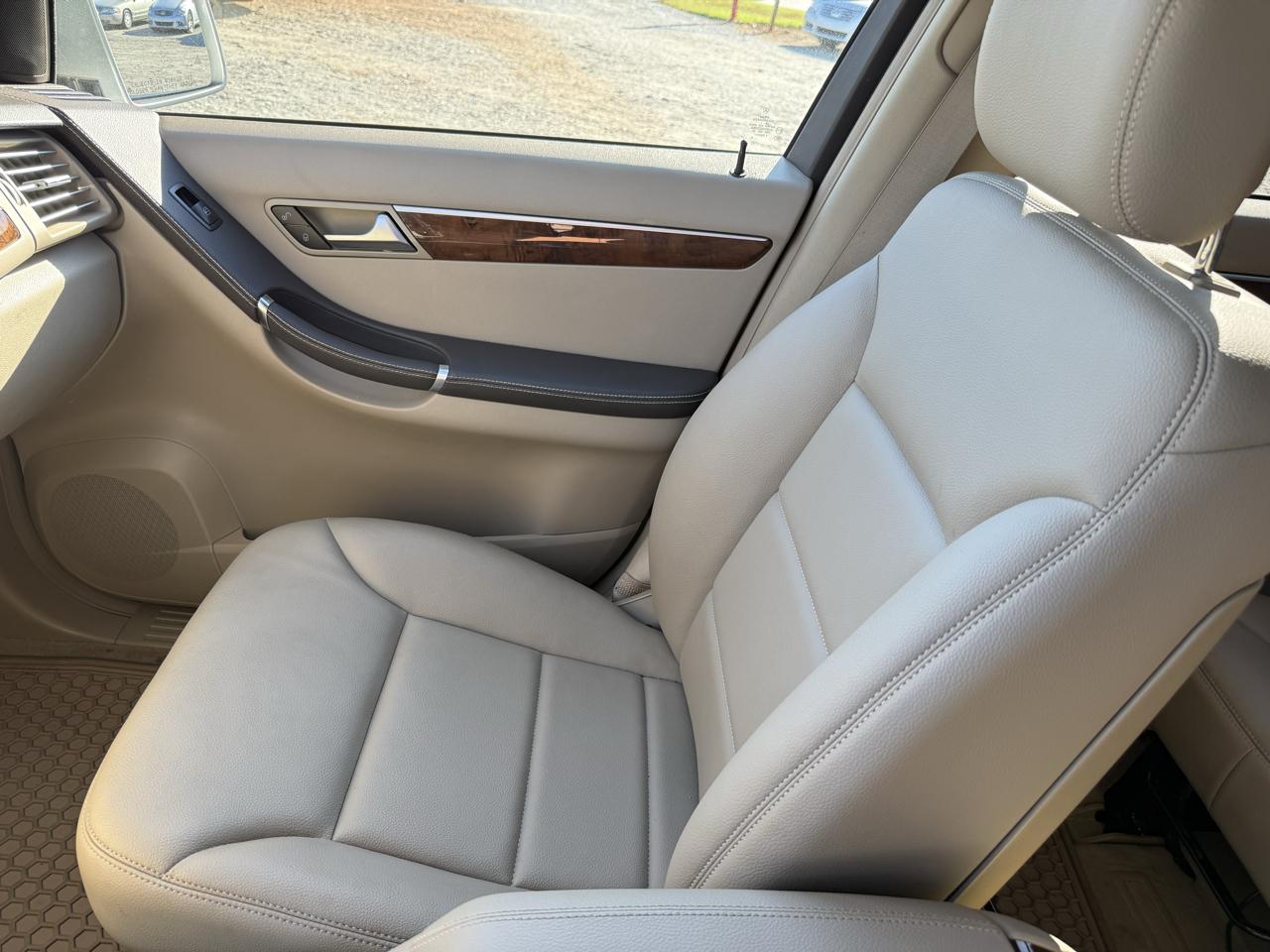 Mercedes-Benz R-Class R350 4MATIC w/ 3rd Row 2012