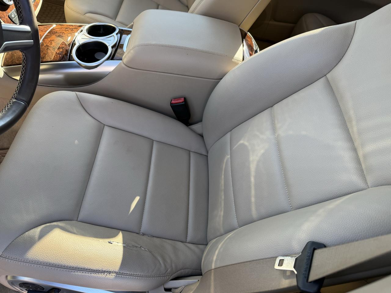 Mercedes-Benz R-Class R350 4MATIC w/ 3rd Row 2012