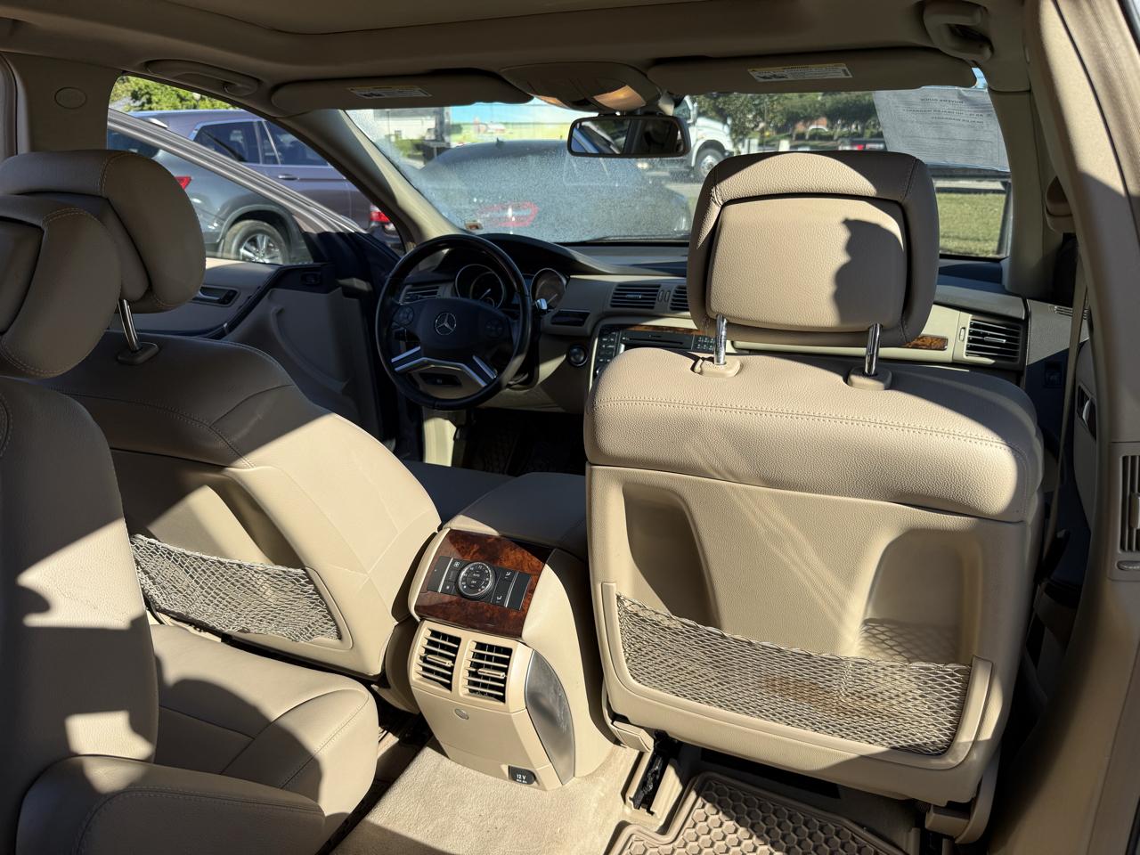 Mercedes-Benz R-Class R350 4MATIC w/ 3rd Row 2012