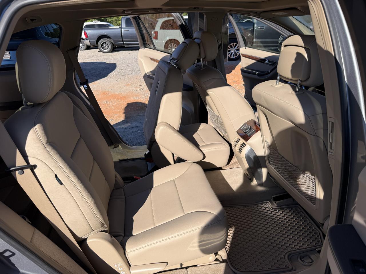 Mercedes-Benz R-Class R350 4MATIC w/ 3rd Row 2012