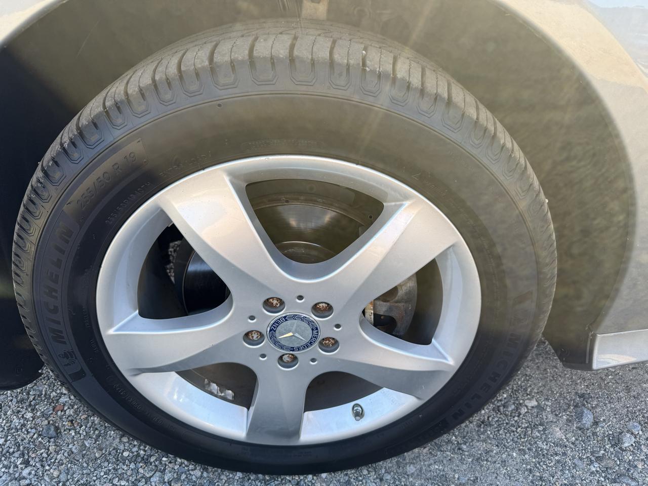 Mercedes-Benz R-Class R350 4MATIC w/ 3rd Row 2012